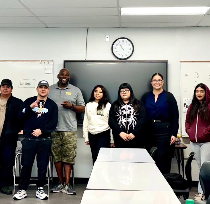 This week, students in Mr. Briers @OUHSD_CE Film & Video class had a special visit from music artist Young Quicks who shared his story of growing up in South Oxnard and navigating the music industry. 🚀 #AltEd