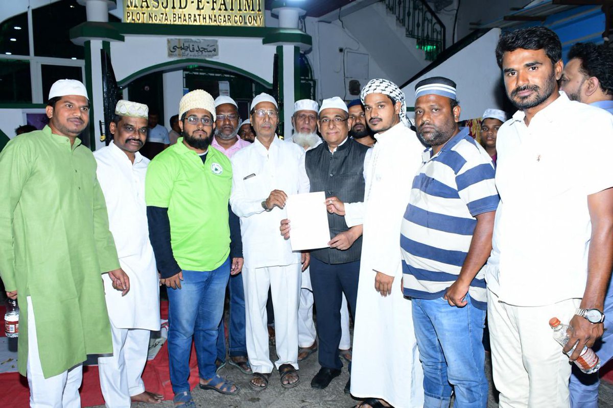 IrfanmbaA's tweet image. Professional from different domains invited me for a Iftaar at Bharatnagar Kukatpally.  Feeding around 800 people of all faiths daily in the  month of #Ramadan. #professionalsforprogress

@ProfCong @pravchak @RahulGandhi @DeepaDasmunsi @revanth_anumula