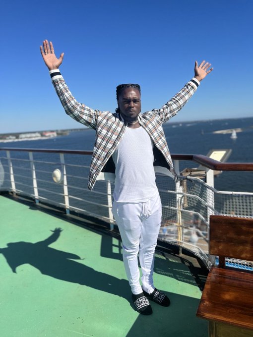 Hit my boy up! He&rsquo;s waiting for you now&hellip;.@blacc85xo https://t.co/tT5CWdUDry<a class="tags" href="/tag/blacc85xo">@blacc85xo</a>