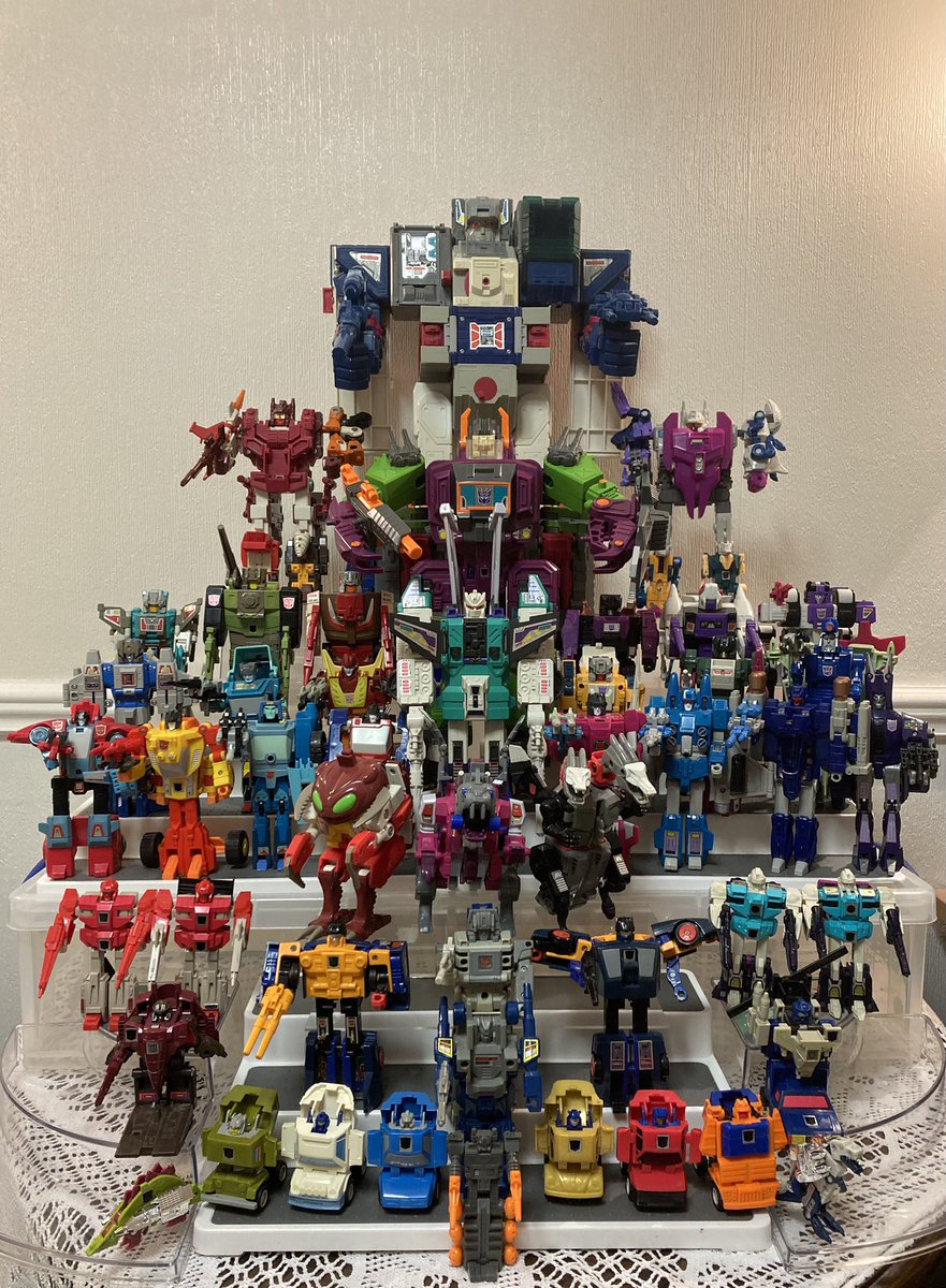 Transformers heaven in 87! The -master era kicks off in style with Hasbro’s gimmicktastic 1987 range. The flagship Headmasters & Targetmasters were joined by oddballs like the Clones, Duocons & a nearby Doublespy (…real nearby). Oh and FORTRESS MAXIMUS. Who were your favourites?