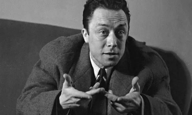 « Quelle que soit la cause que l’on défend, elle restera toujours déshonorée par le massacre aveugle d’une foule innocente où le tueur sait d’avance qu’il atteindra la femme et l’enfant. »
Albert Camus