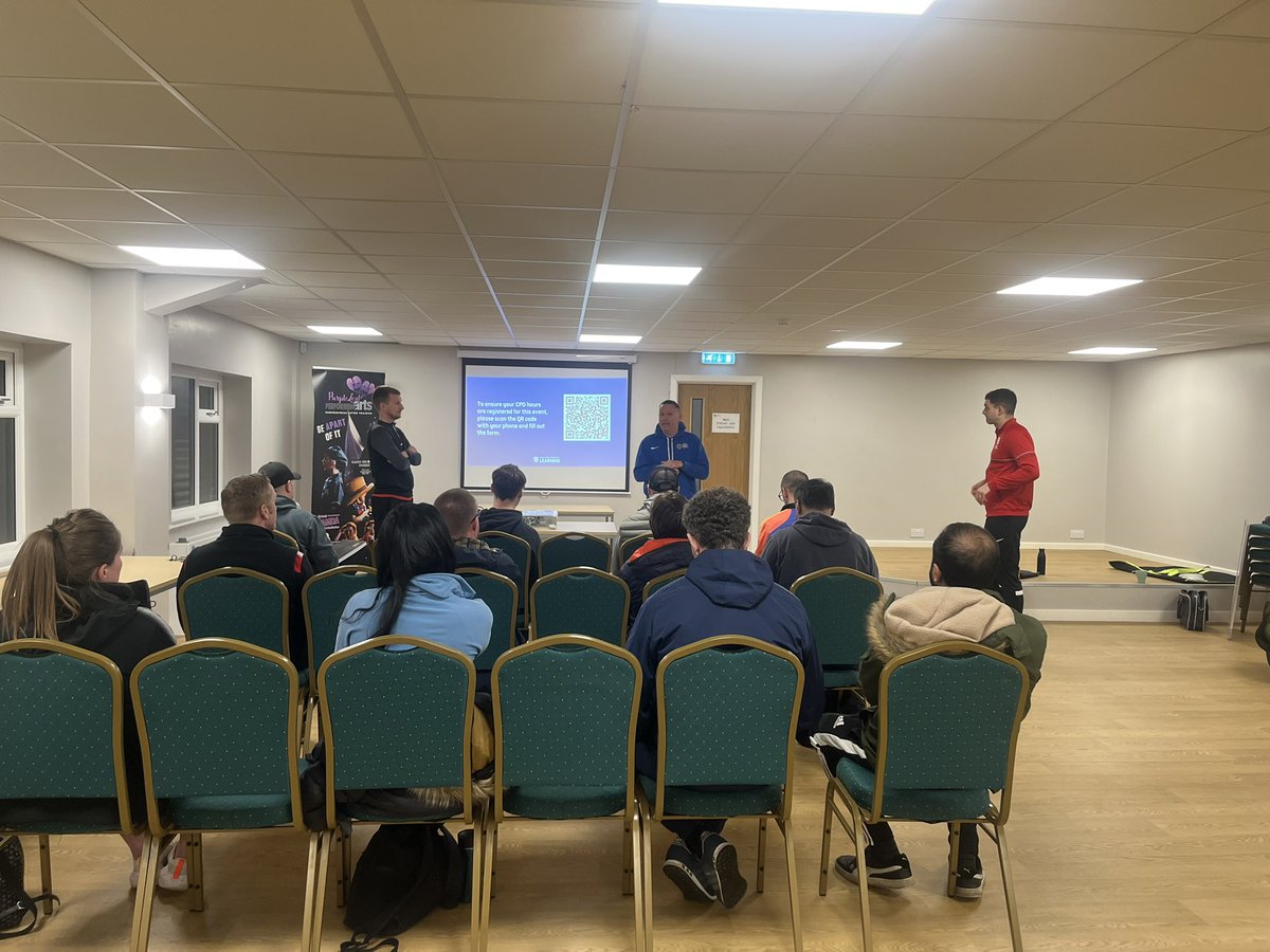 Introduction to delivering a coaching session second event @QCJFC great CPD event as an add on for coaches with Introduction to Coaching Football qualification @WestRidingFA