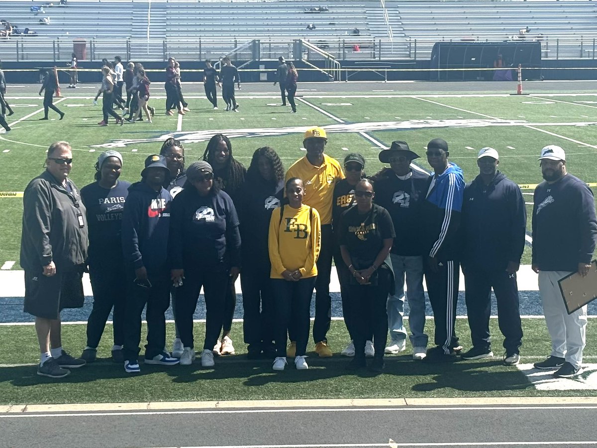 I had a great weekend back in my hometown. Thanks to @CoachAdkins34 and PHS Athletics for the great hospitality and putting on a great track meet. It’s ALWAYS good to comeback home to see family and friends. #ParisTexas #DeonMinorWildcatRelays #track