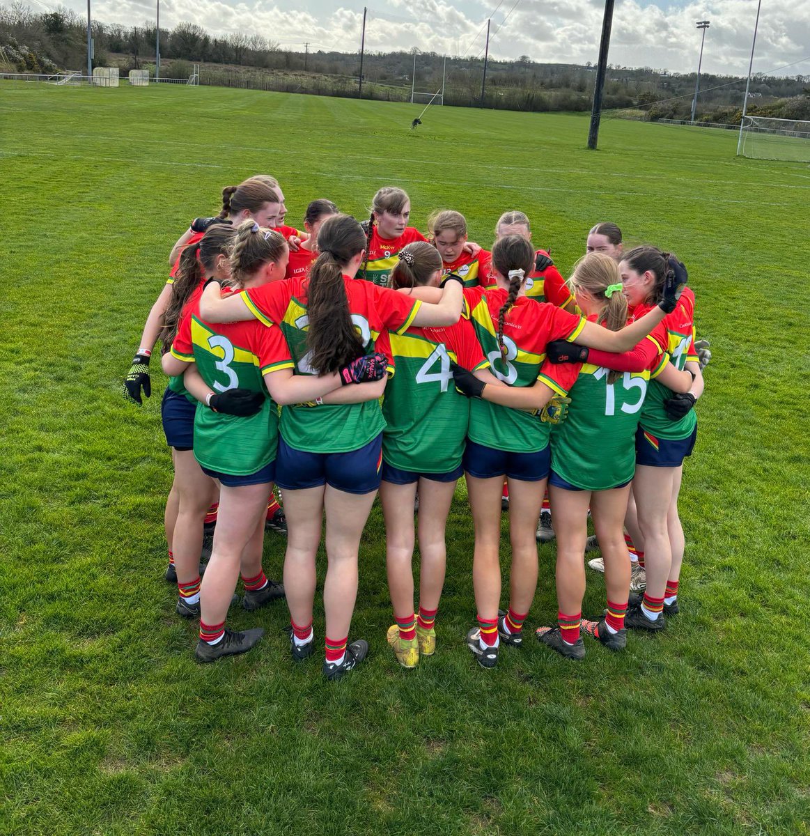 Well done to our minor girls yesterday ❤️💚💛 They now move on to play Louth in R3 next Saturday at home. Thanks to all the supporters for turning up on a bitter cold day, and we look forward to seeing a big turnout in Carlow next weekend!