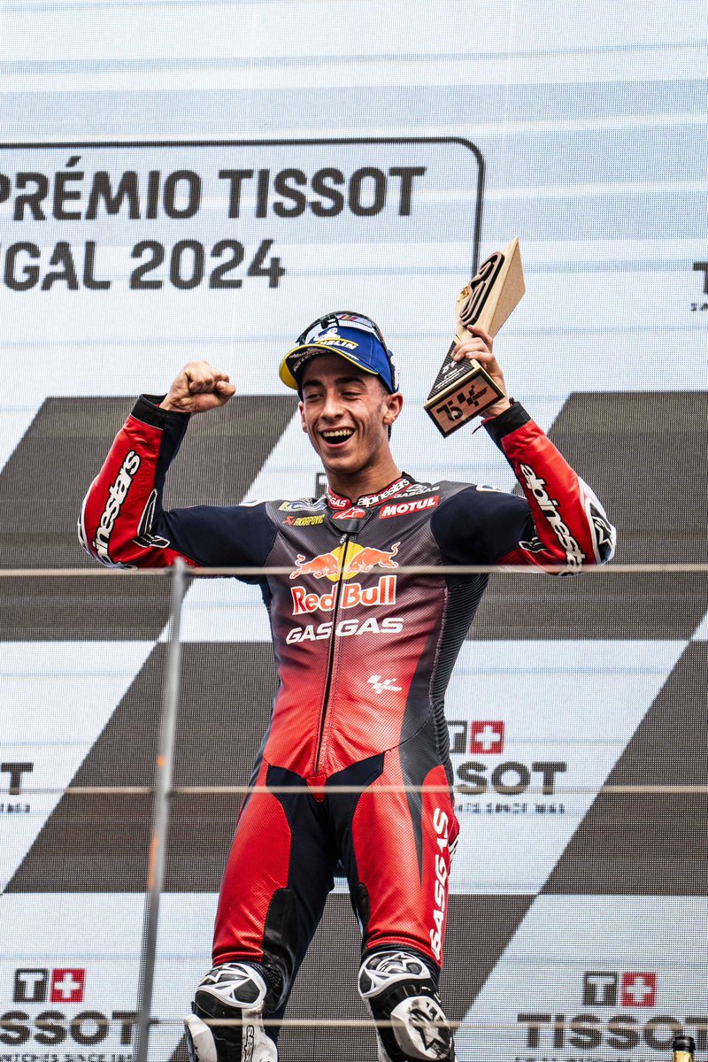 37_pedroacosta's tweet image. P3!!!!!🥉First @motogp podium 🕺🏻😎 Thanks a lot @tech3racing 🫶🏻

——

P3!!!!! 🥉 Primer podio en @motogp 🕺🏻😎 ¡Muchas gracias @tech3racing! 🫶🏻 #PortugueseGP