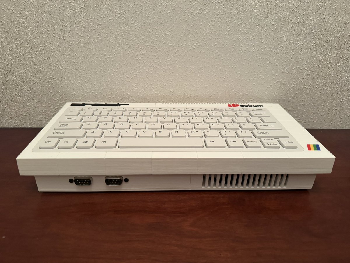 joselopez_ga's tweet image. Carcasa teclado diseñada para el emulador #ESPectrum - actualización 2: Debido a la dificultad actual de conseguir un teclado Primux K100 en color negro le he dado soporte a un nuevo teclado, en concreto el K-1000, con el diseño de varias piezas nuevas…
thingiverse.com/thing:6495452