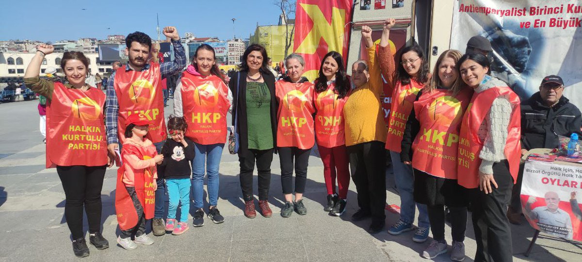 HKPliKadinlar4's tweet photo. Halk İçin, Halkla Birlikte, Bizzat Örgütlü Halk Tarafından Yönetim için İstanbul'da Oylar HKP'ye!
#OylarHKPye https://t.co/PxIJNHd5h9