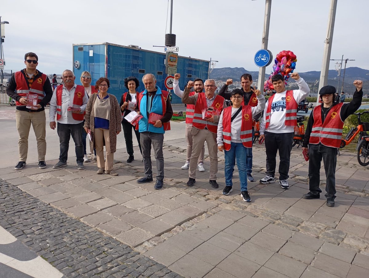 HKPliKadinlar4's tweet photo. Halk İçin, Halkla Birlikte, Bizzat Örgütlü Halk Tarafından Yönetim için İzmir'de Oylar HKP'ye!
#OylarHKPye https://t.co/Cpu3nt3xg0