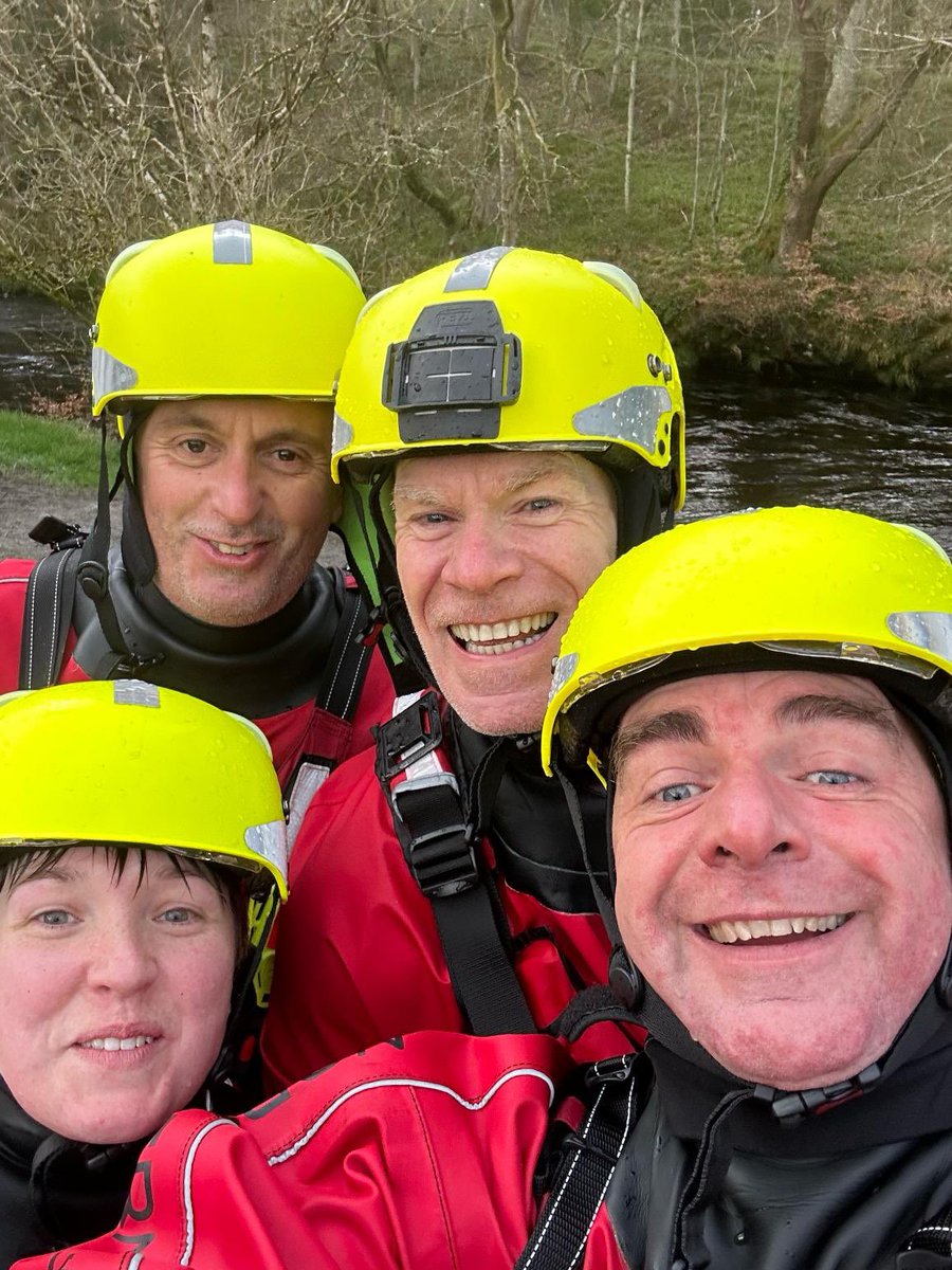 HANTSAR's tweet photo. May we proudly present our newest DEFRA MOD 3 Swiftwater and Flood Rescue Technicians! Congratulations on qualifying after a long and tiring 4 day course in North Wales. Red helmets to come! ⛑️🫡
#hampshire #mod3 #searchandrescue #waterrescue #Defra https://t.co/BnZTpWX7f3