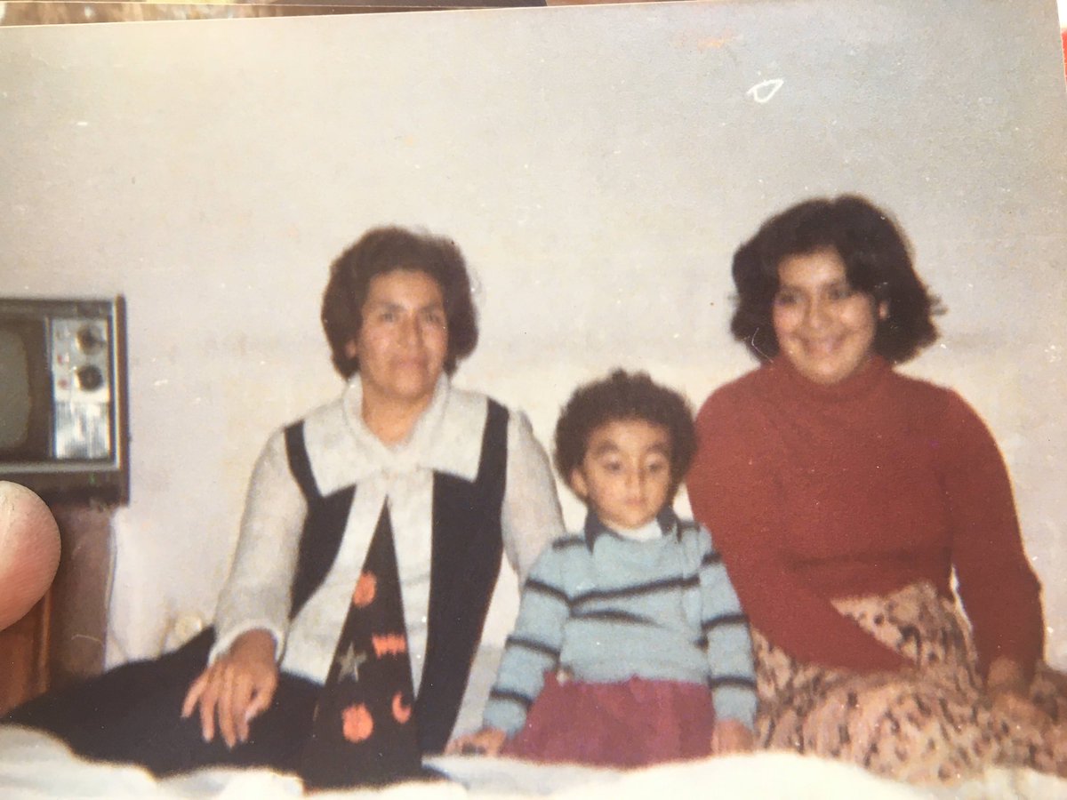 Isgaba's tweet image. Abuela hermosa solo te adelantaste un poquito. 
Lo bueno es que siempre estuviste segura de cuanto te amaba. 
Gracias por TODO 
Gracias por cuidarme y amarme como lo hiciste.
Gracias por ser esa abuela de la que todos se pueden sentir orgulloso.
Gracias por ser mi abuela.
TE AMO