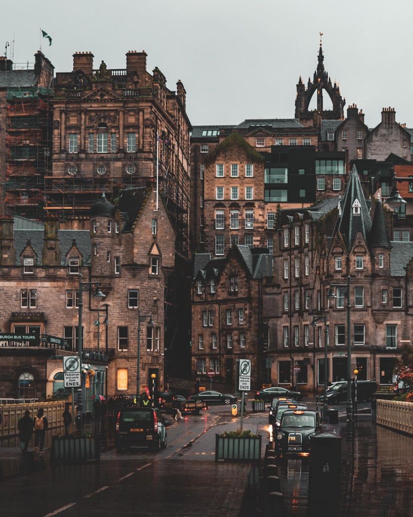 Old World Explorer tweet media