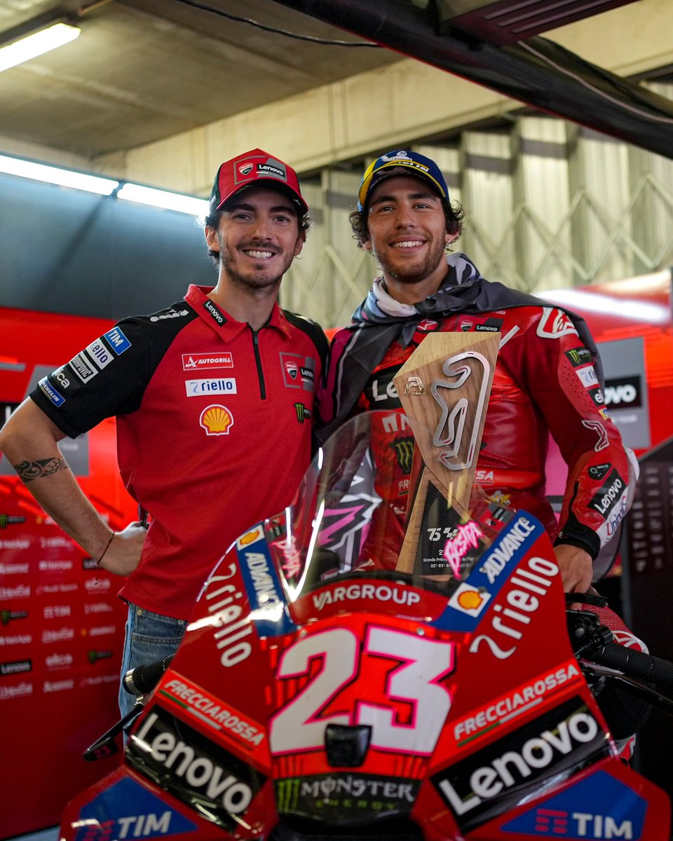 Teammates! ☺️✌🏼 #PortugueseGP #ForzaDucati #DucatiLenovoTeam