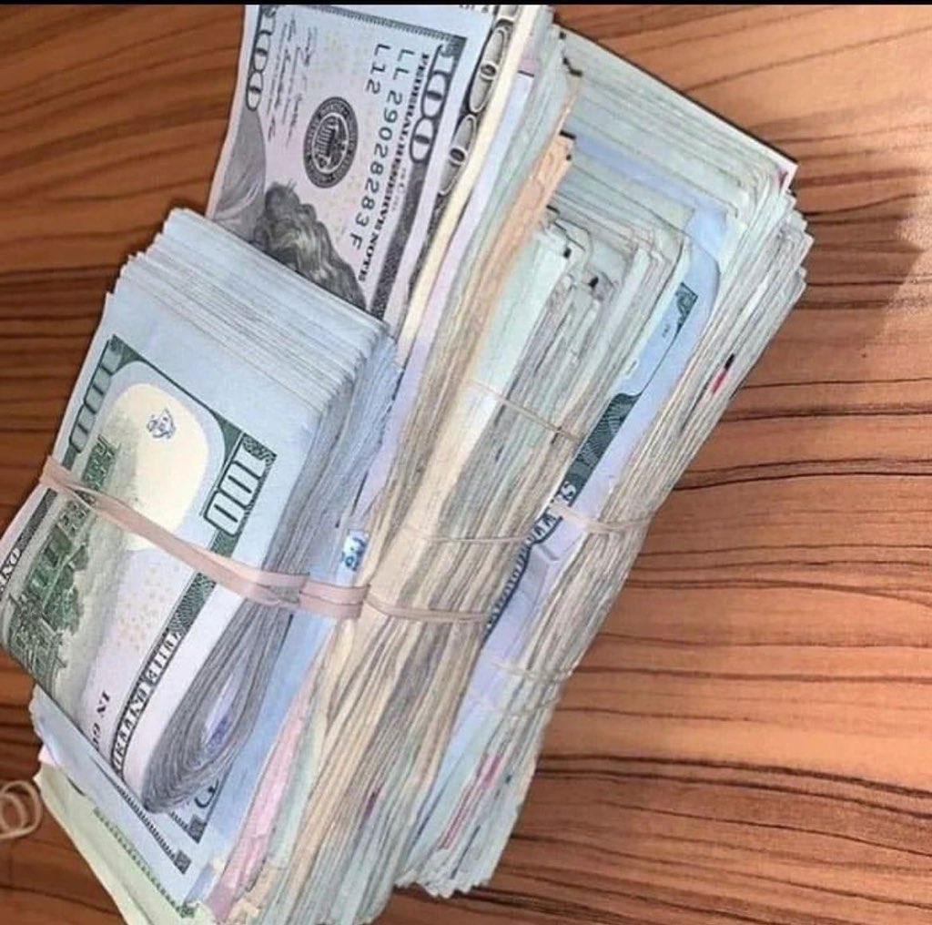 Congratulations Mr&amp;Mrs Smith 🍾❤️  I pray as from today you're debt free 💯