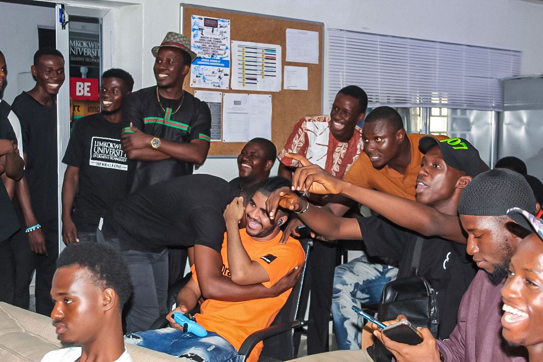 Orange_sierra's tweet photo. See the confidence, passion, and sportsmanship that was displayed at Limkokwing on Friday.

Now, join us tomorrow, Monday the 25th, as FBC plays to produce their university champion.

#orangesl #OrangeEsport #OEE #ESFSL #NaWeDeyPlay #orangeesportexperience https://t.co/BHVgHBHwkw