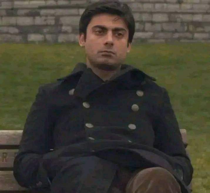 itz_fk7's tweet image. Shameless me thinking about another black dress (on eid)..😁