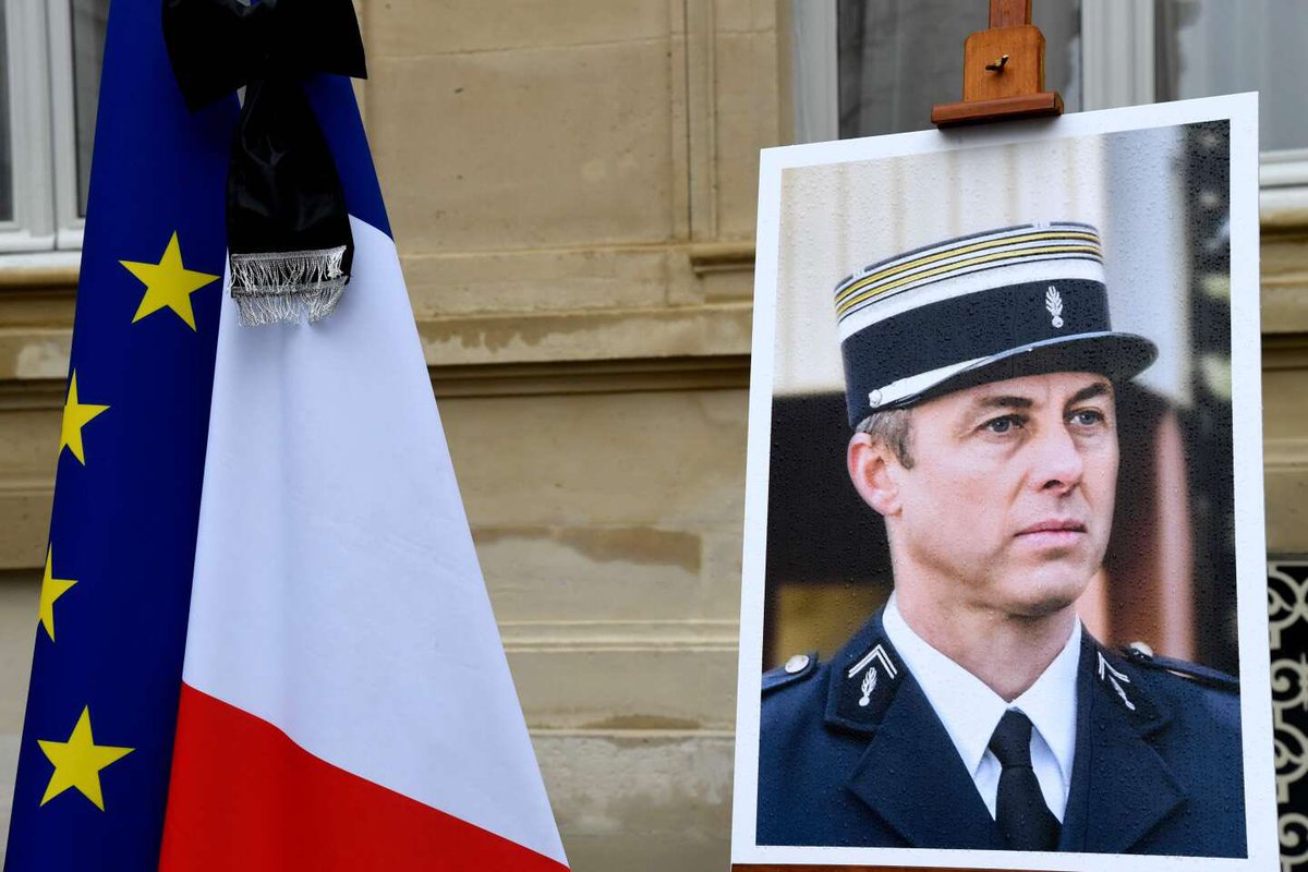 🚨 Il y a 6 ans jour pour jour, le Colonel Arnaud Beltrame s’est courageusement dévoué pour être échangé contre une otage au cours de l’attaque terroriste du Super U de Trèbes. Un acte héroïque qui lui aura coûté la vie.

La Ville de Bouguenais a inauguré, jeudi 21 mars, un