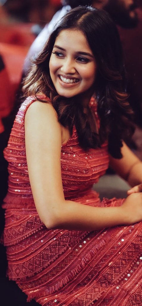 GJcBto0XsAE4Xj2?format=jpg&name=medium