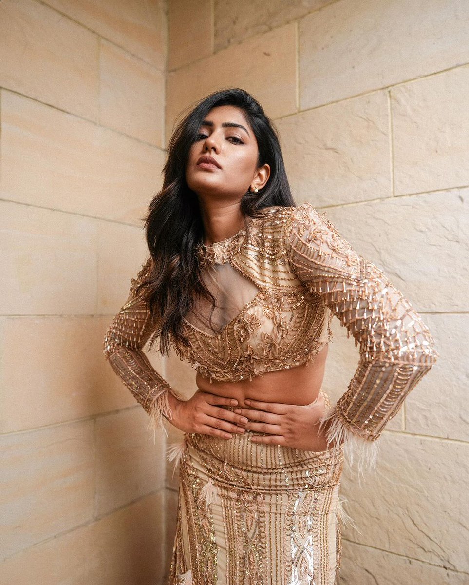 filmcrazymedia's tweet image. Latest Photos: #EeshaRebba 

filmcrazy.in/eesha-rebbas-l…

#Filmcrazy