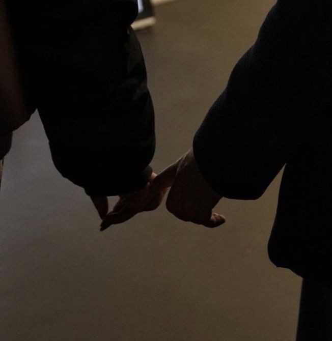 𝐂𝐇𝐄𝐀𝐓
Jungkook x oc local au

"Sometimes it's not a secret, it's just not your business." 

© anxiiousz