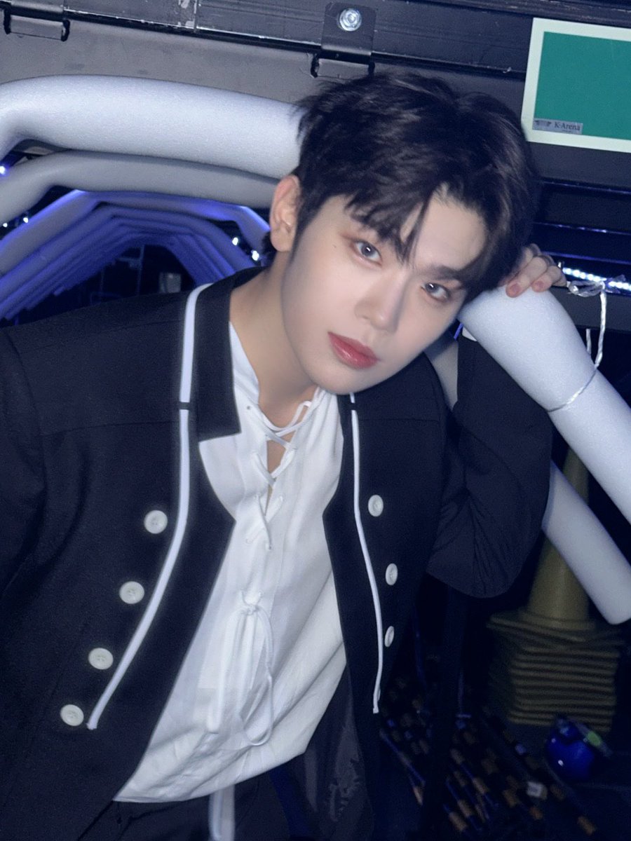 ZB1_official's tweet photo. _💌
 
제로즈~ 오늘 너무 행복했고 고생 많았어!! 내가 무대가 무섭고 힘들었던 순간이 있었는데 어제오늘로 극복이 된 것 같아~ 너무 고맙고 항상 아낌없는 사랑 느끼고 있어!! 앞으로도 성장하는 아이돌 되도록 할게요 사랑합니다~❤️🌸

#KIMTAERAE #김태래
#ZEROBASEONE #ZB1 #제로베이스원 https://t.co/8PYEvD8N5z