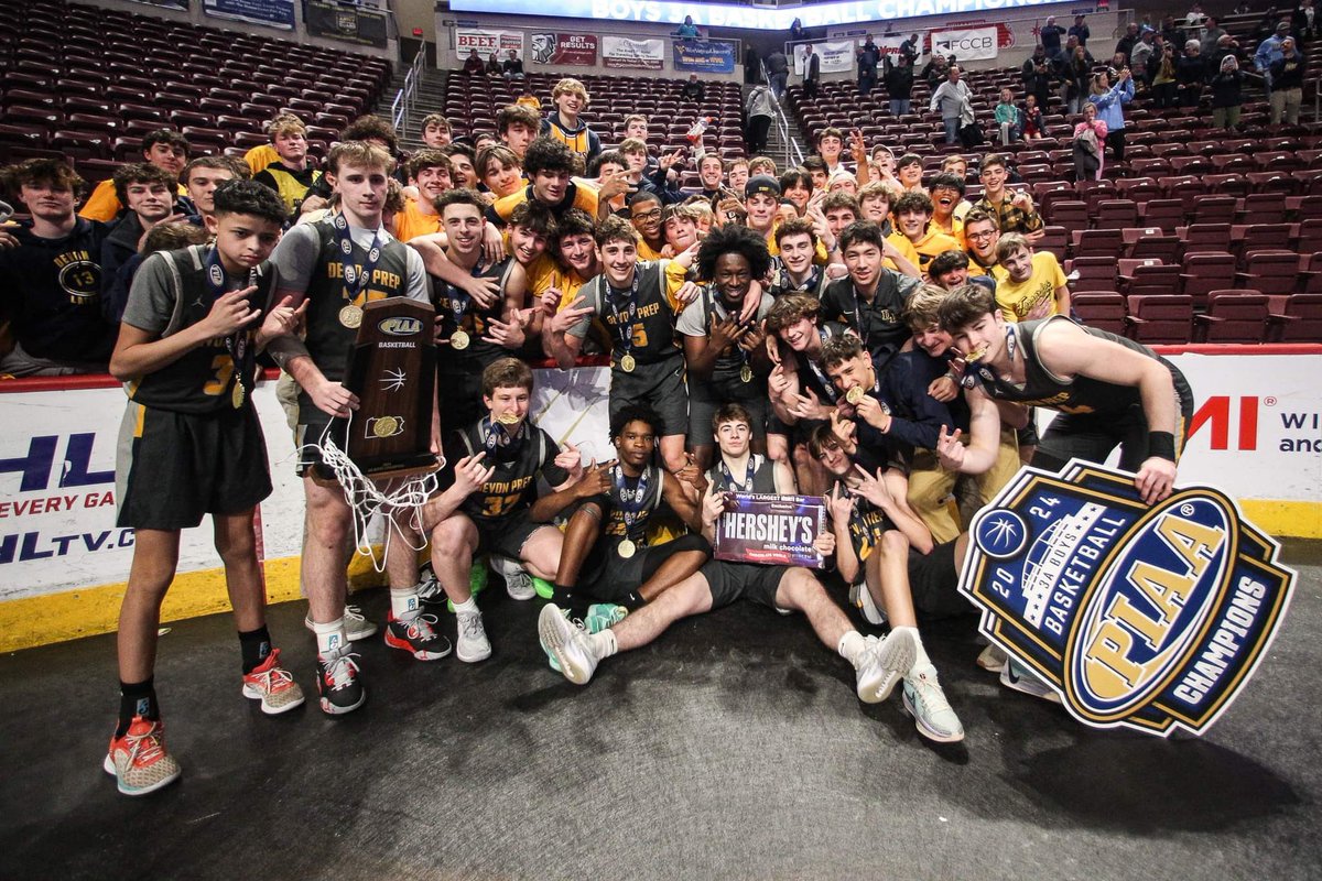 How sweet it is to celebrate the 3A PIAA Championship with the Devon Prep PIT! #devonprebballfamily #rolltide🌊 📷 twsilkphotography