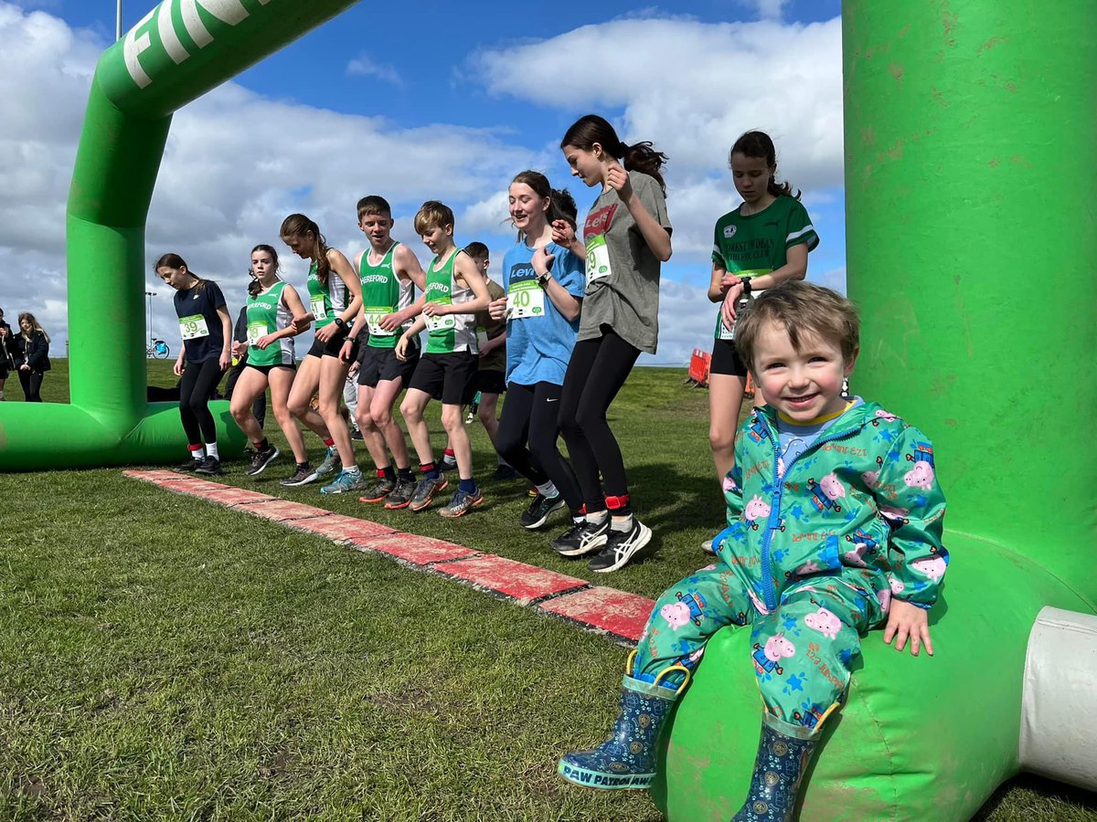 What a fab morning at the Hereford & County Junior Cross Country Championships 🏃‍♀️🏃🏅 The results are now online at readysetgotiming.co.uk/2024-results Fantastic running by everyone involved and a massive thank you to @TheDMLab for sponsoring todays event 👏🏻