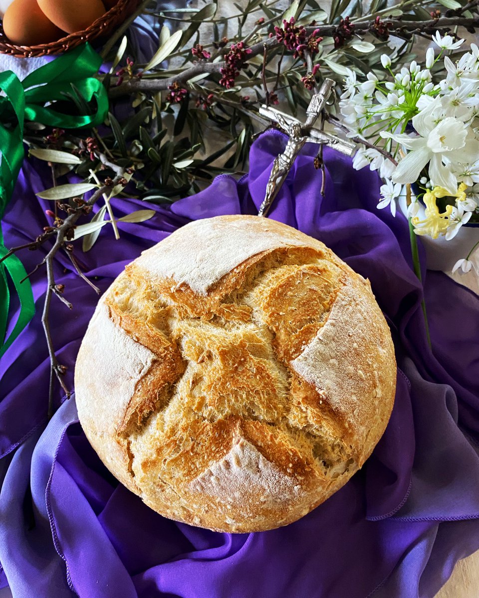 Il pane naturale con l’olio extravergine d’oliva benedetto. 
Buona domenica delle Palme