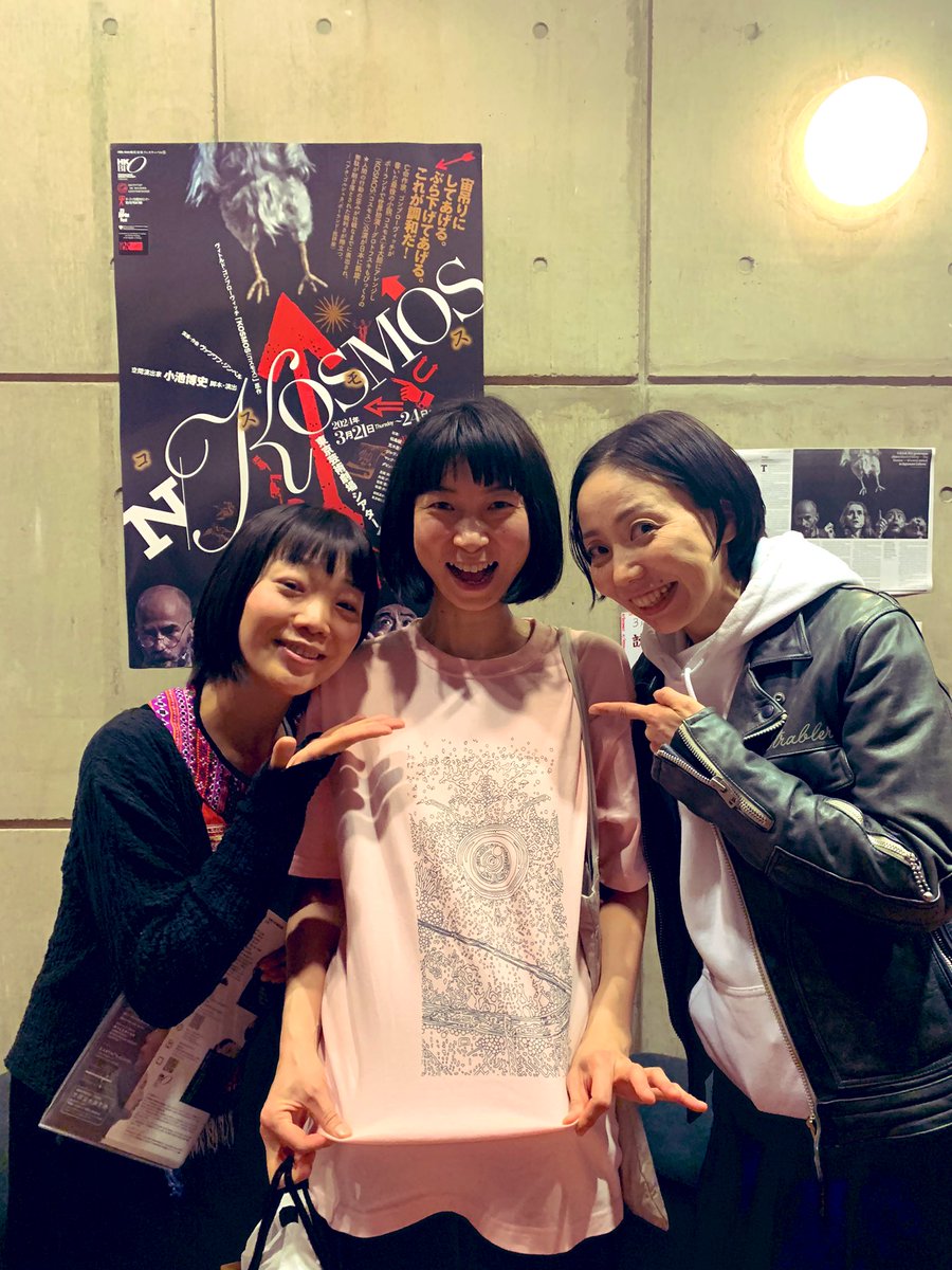 momoririyoyoyo's tweet photo. 素晴らしい舞台を観て、大好きな人たちに会えて、ポスターも観てきて、とっても充実した！！ https://t.co/wGZ1f0aCcl