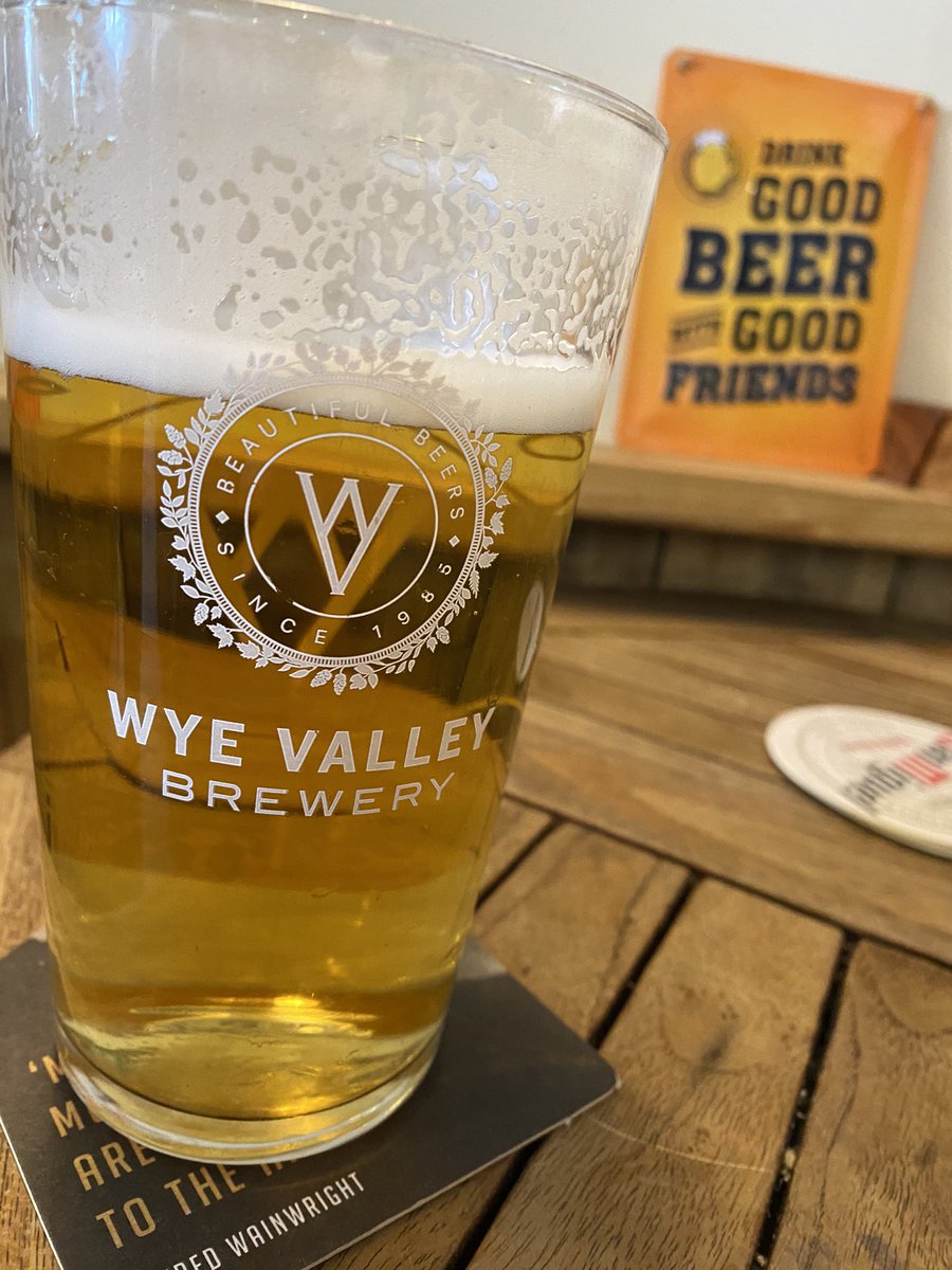 Cheeky pint of @WyeValleyBrew’s HPA in my local 👌🏻 @PintsBeauty #RealAle #WyeValley