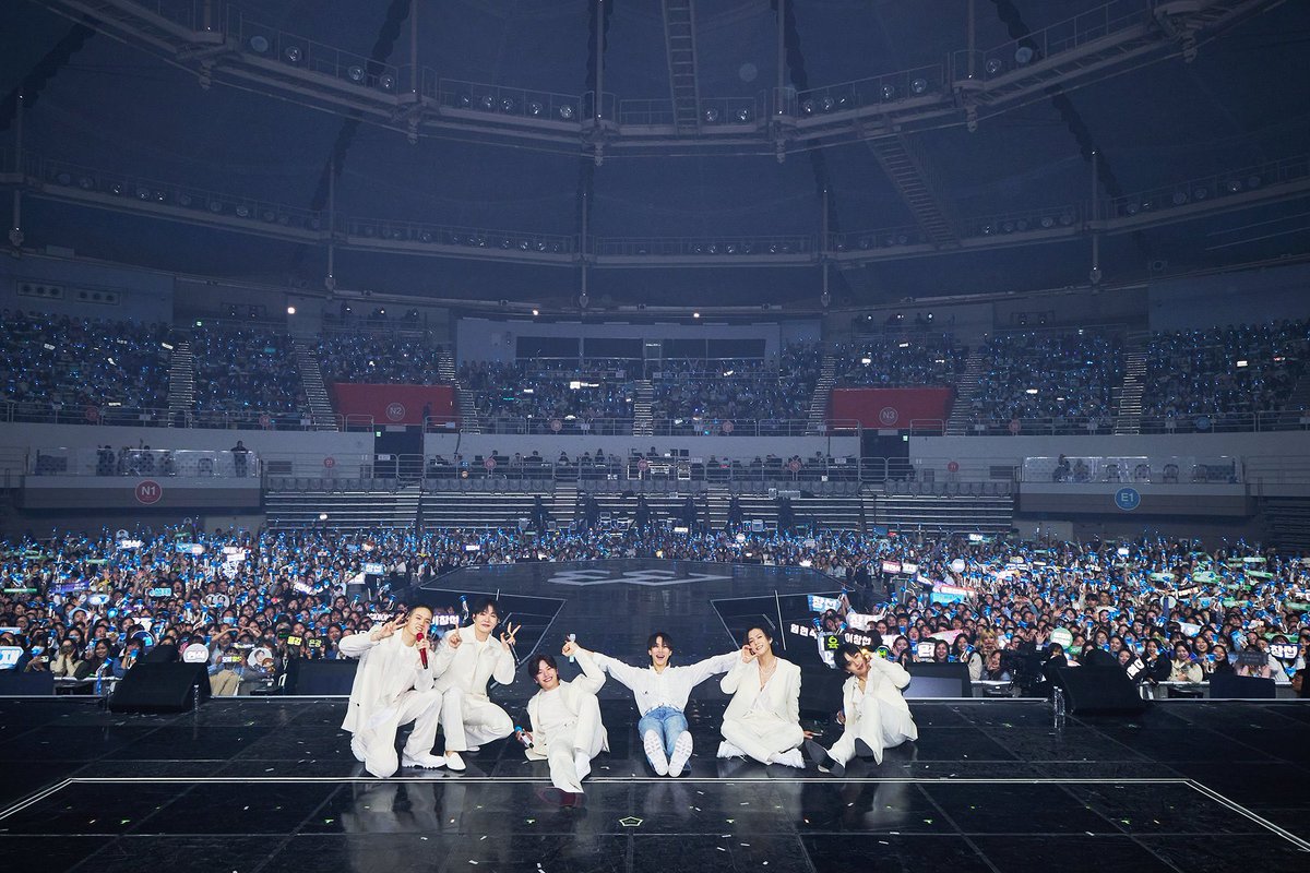 seeing all the photos and fancams over the past 3 days just makes me so happy they're together, performing on one stage again.. 

thank you btob for fighting to stay as btob, for loving btob more than melodies ever will 💙 

god i really love these boys with my entire heart