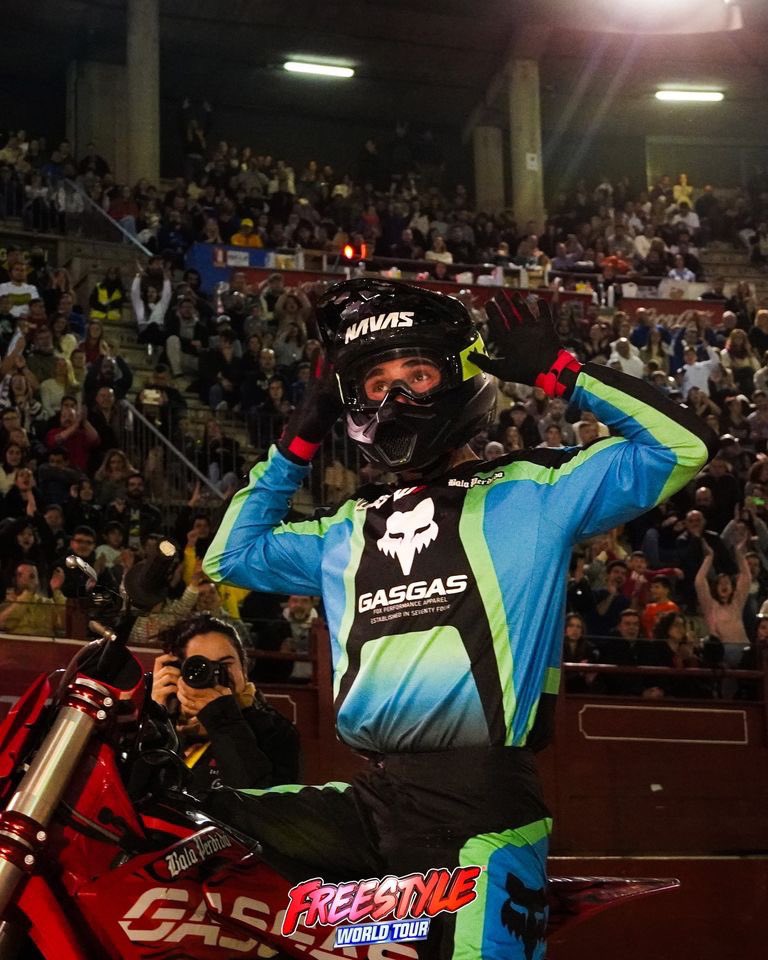 ArenaWorldES's tweet photo. 💥 ¡Aún seguimos flipando con el paso de Freestyle World Tour por #MADRID! 😍 ¡QUE P**A LOCURA! 🔥 ¡¡#BURGOS y #ANDORRA sois los siguientes!!
#FreestyleWorldTour https://t.co/1kUKaAzwhc