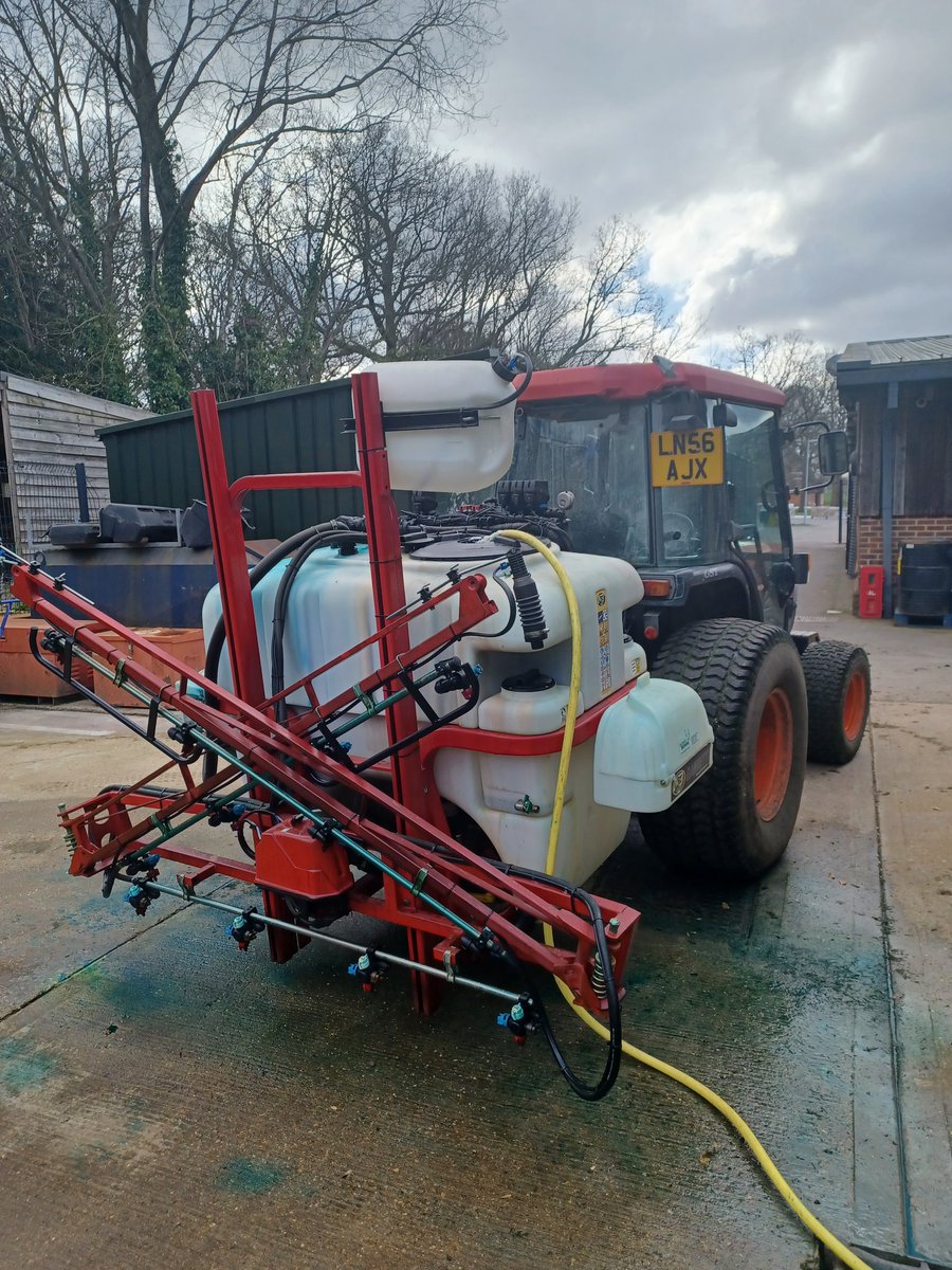 Early sunday morning making the most of a dry day and getting the first application of primo down. 

<a href="/HabsPE/">HabsPE</a>
