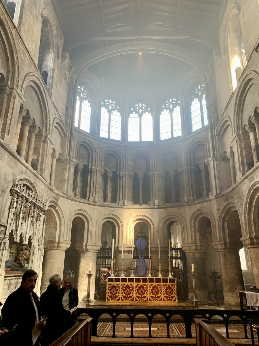Absolutely splendid worship @StBartholomews, West Smithfield for Palm Sunday. Uplifting & excellent music & liturgy. Good après mass too. Good to chat with @WalkerMarcus over coffee. He’s doing some really excellent things & there must have been almost 300 at mass this morning