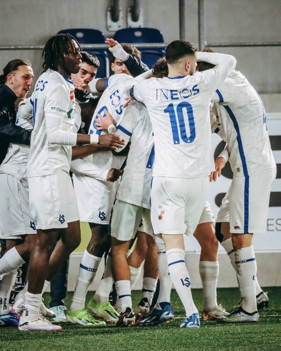 Belle 𝐯𝐢𝐜𝐭𝐨𝐢𝐫𝐞 de nos M21 face à Yverdon-Sport M21 au Stade de la Tuilière 🔥

Devant de nombreux supporters ayant fait le déplacement, grâce à un but d’Aliou Niang, le LS M21 s’est imposé sur le score de 1-0 🔵⚪️

👉 bit.ly/3PzPyig