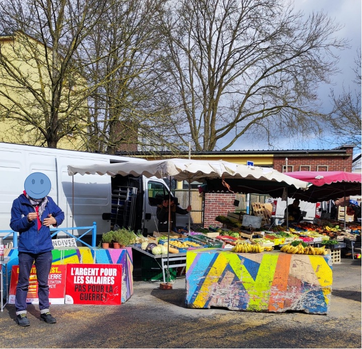 OCF_Amiens's tweet photo. Le #PRCF80 sur le marché du Pigeonnier à #Amiens pour appeler au boycott des élections européennes. 

Délégitimons cette #UE antidémocratique et belliciste. 
#BoycottCitoyen
#FrexitProgressiste https://t.co/q7aGaQjzVg