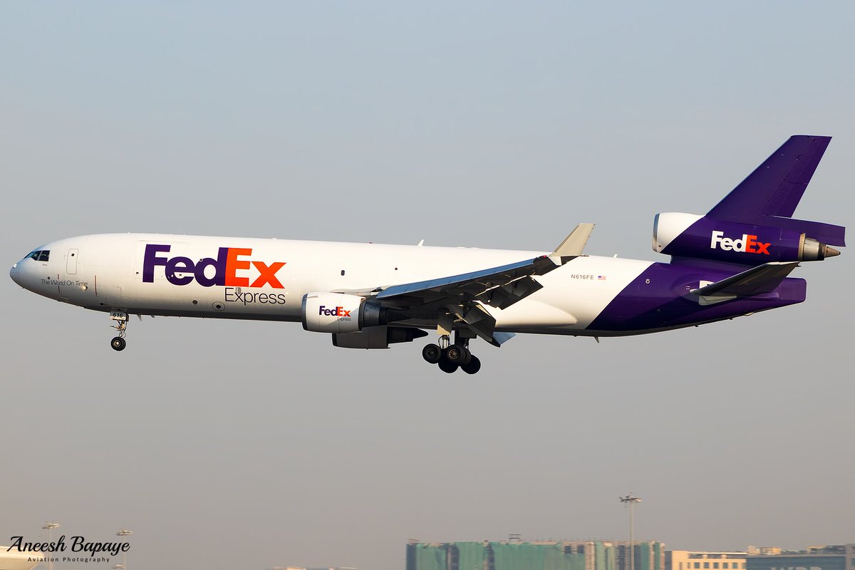 aneesh_bapaye's tweet photo. @FedEx McDonnell Douglas MD-11F [N616FE] named ' Terra ' on short final rwy 27 at @CSMIA_Official Mumbai as FDX5033 / FX5033 from Bengaluru (BLR) to Dubai (DWC) via Mumbai (BOM) . 

#FedEx #federalexpress #mcdonnelldouglas #md11 #avgeek #aviation https://t.co/2VRakGRtUQ