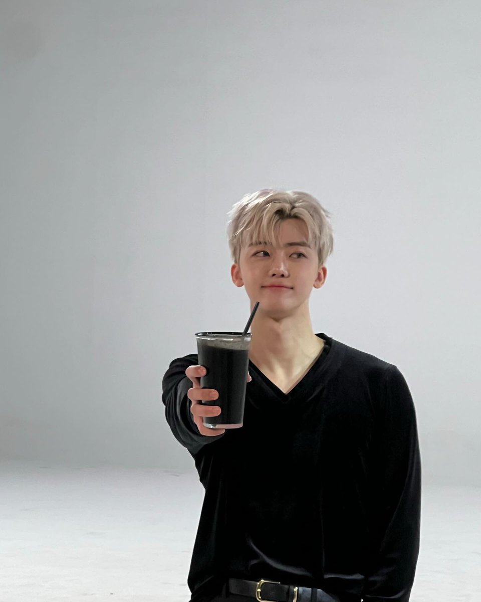 jjarchiv's tweet image. 240324 na.jaemin0813’s instagram update #JAEMIN

Dirty smoothie 🥤