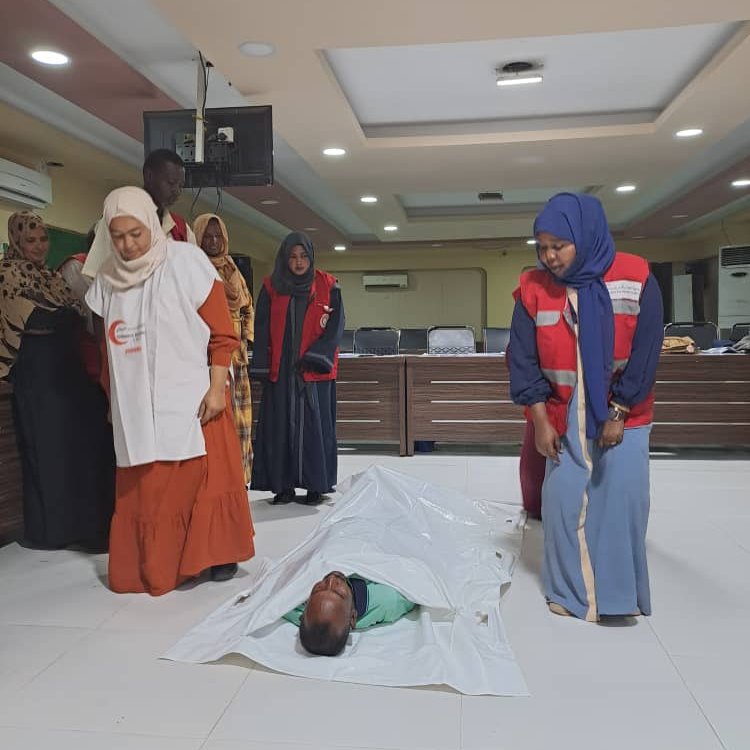 In Kassala, we trained 40 @SRCS_SD volunteers from Kassala and Gedaref on the management of dead bodies. The training aims to build their capacity to handle human remains with respect and dignity as well as to maximize future identification of dead bodies by relevant authorities.