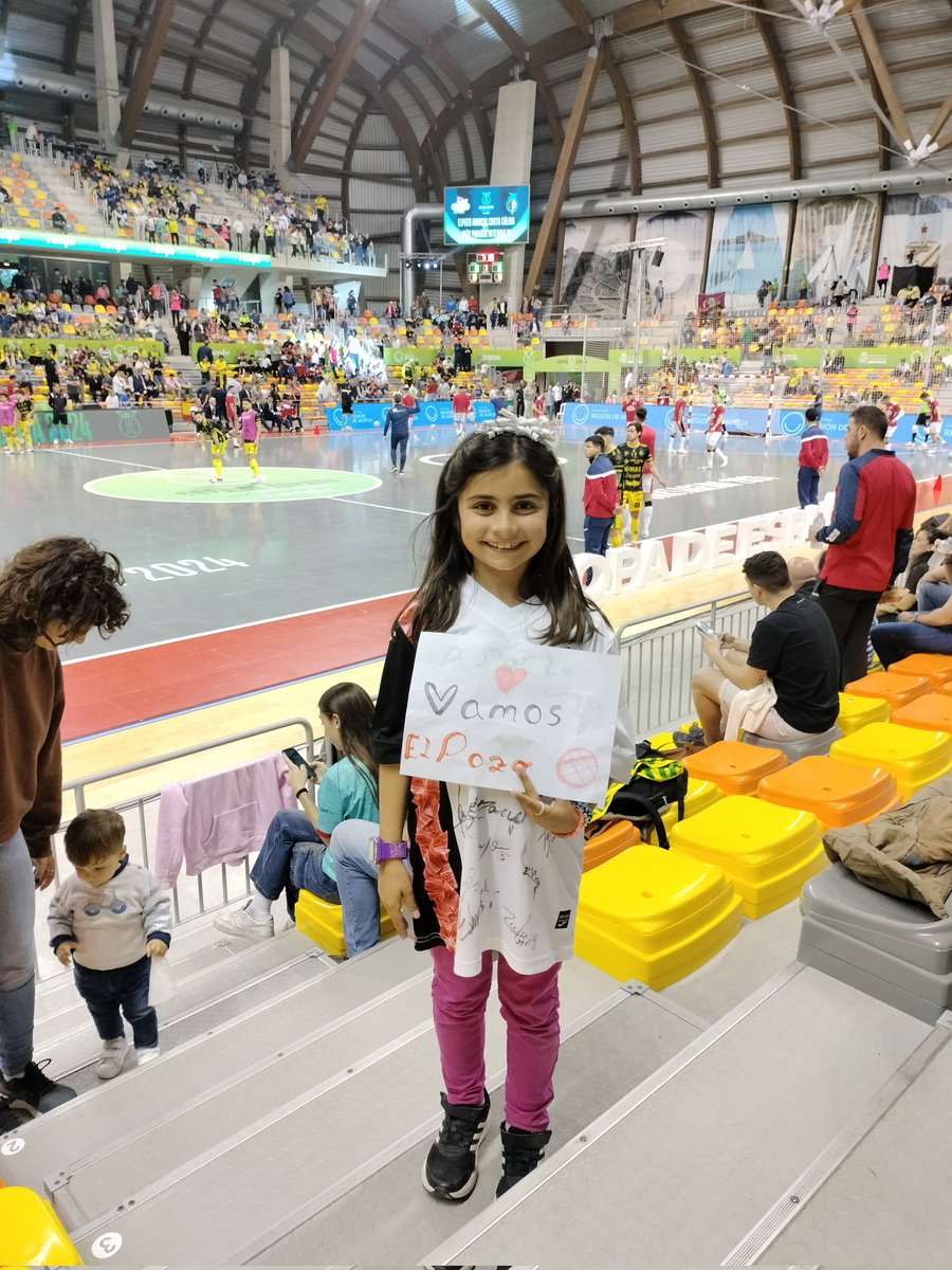 Desde pequeña siempre con los suyos, desde la cuna siempre con @ElPozoMurcia_FS. Esta tarde a las 18:30 jugamos la final de la #CopadeEspaña en Cartagena ante el Barcelona. Es el momento de volver a ganar este titulo que se resiste desde 2010. Vamos equipo, a por la Copa!!!!❤️⚽