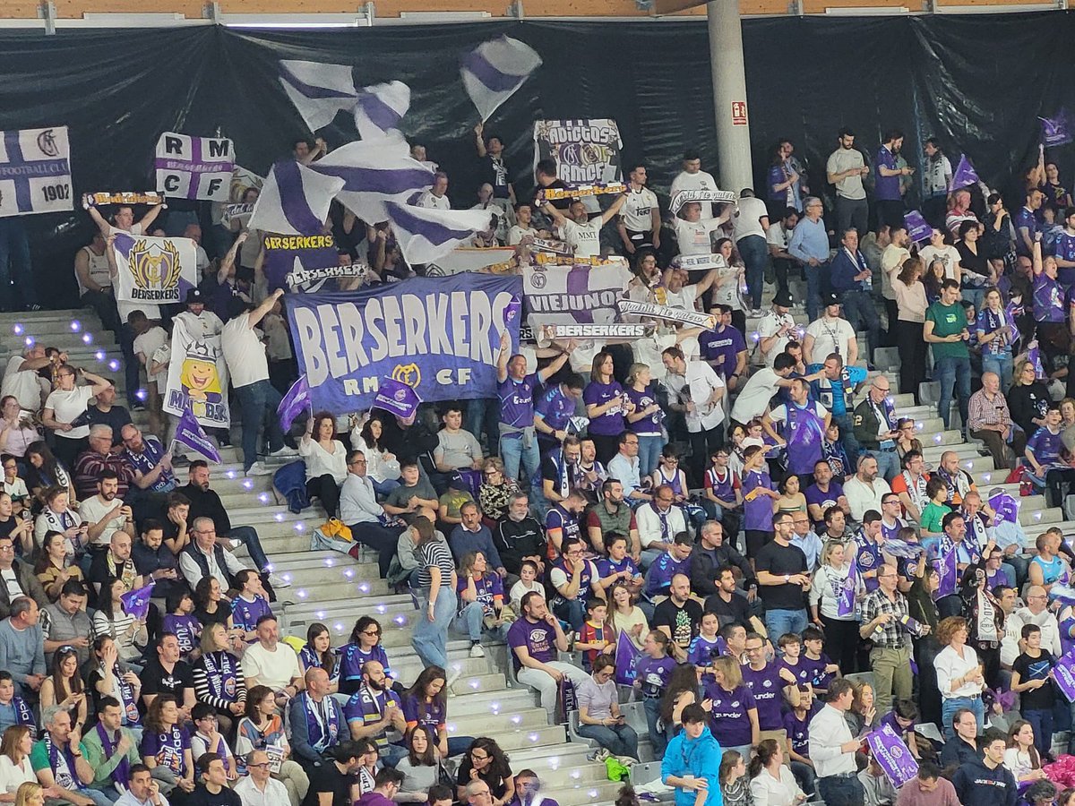 BerserkersRMCF's tweet photo. ¡¡¡Soy de los Berserkes Real Madrid!!!
¡¡¡Vivo por tiiii!!! 🎶

Otra victoria más del equipo guiados por nuestros incansables cánticos 👏🏻

¡Suerte en lo que resta de temporada para el @ZunderPalencia!, nos encantaría volver el año que viene.

#BerserkersDeViaje
#PalenciaOnTour https://t.co/oIrOm3kL4J