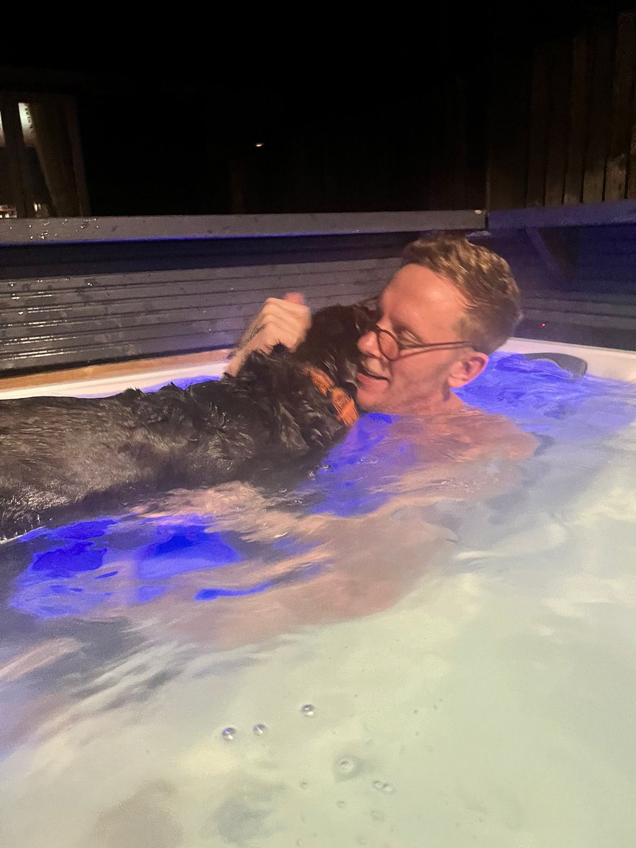 Clash City Rocker (@clash_rocker) on Twitter photo <a href="/coldwarsteve/">Cold War Steve</a> "Down with hot tubs and dogs, and that sort of thing"
"Oh f*ck! The sausages are still on!" <a href="/coldwarsteve/">Cold War Steve</a> "Down with hot tubs and dogs, and that sort of thing"
"Oh f*ck! The sausages are still on!"