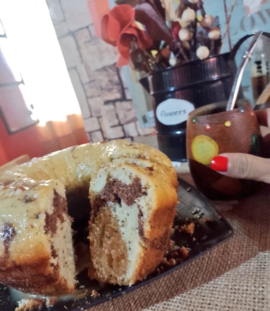 crazystainless's tweet photo. BUEN DÍA
DESEQUILIBRADO TL

Amargos listos, budín listo y arrancamos 😸
Lindo dominguito 🍀
Mates &amp; Besos 😘 https://t.co/qIf2cJ8VR3