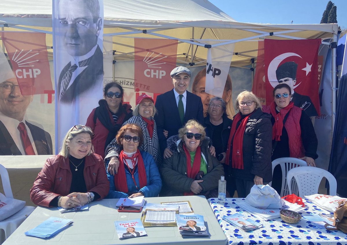 CHP BAKIRKÖY İlçe örgütümüzün Özgürlük Meydanı’daki seçim standını ziyaret ettik. Örgütümüze çalışmalarında başarı dileyerek,emekleri için teşekkür ettik.
Kazanan CUMHURİYET HALK PARTİSİ olacak, Kazanan BİZ olacağız.