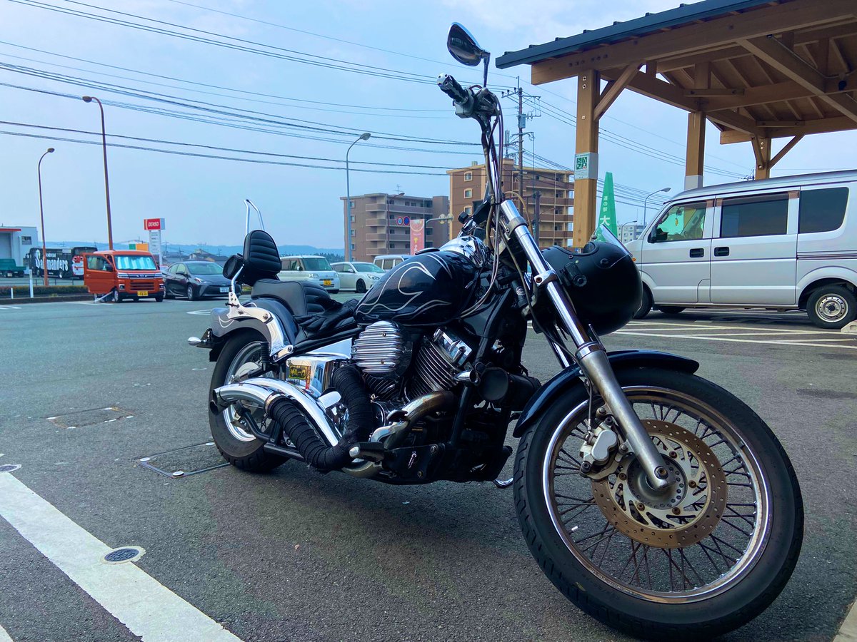 makusabu69's tweet image. やーべとんでもないのが冬眠から目覚めてしまった😳

なるほど。北海道には九州の熱さが届いておらぬようで🔥🔥

今年も神風一門のどこよりも走って走って全員大やけどさせちゃうどー💪🥴

#神風一門　#火の国　#熊本
#ドラッグスター400 

#大将首洗ってお待ちくださいな🔥