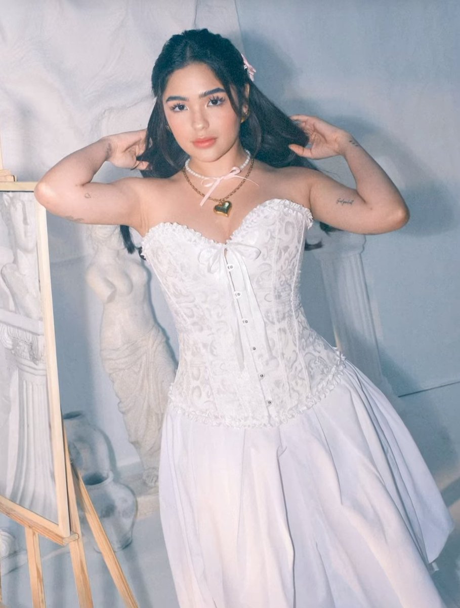 ｡ﾟﾟ･｡･ﾟﾟ｡
ﾟ。ᵖʳᵉᵗᵗʸ ᵍⁱʳˡ ²⁴/⁷ 🩰🦢
　ﾟ･｡･౨ৎ

photo credits: @/tontonsoguilon