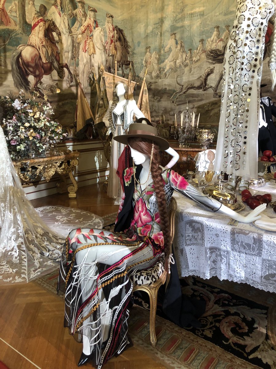 Icons of Fashion ⁦@BlenheimPalace⁩ Note to self: when asked to take elbows off the table, put ankle there instead! Well worth a visit. #fashion #Iconsoffashion #Blenheim