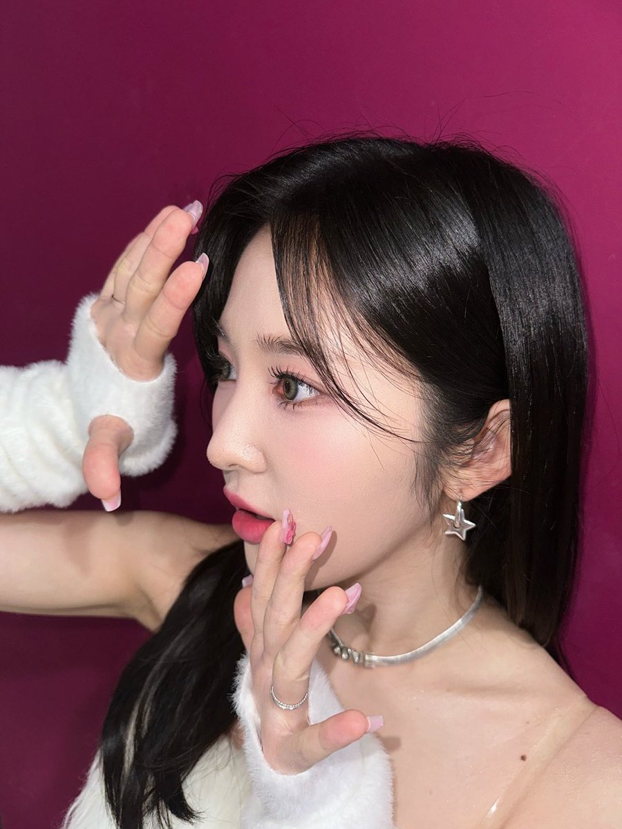 tribespain's tweet photo. #trad – 220324 (1/2)

Actualización de #Kelly por el cumpleaños de #Songsun:

“¡¡¡Nuestra So-líder de confianza!!!
Felicidades🎉🎉🎉🎉🎉
Gracias por hacerme siempre reir😂😂😂
Vayamos a comer algo rico ㅎㅎㅎㅎ
Te quiero💜💗💜💗”

#TRI_BE #트라이비 @tribedaloca https://t.co/8DKyHpovJx