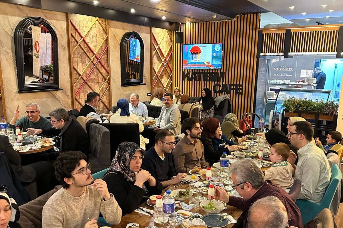 Kadim dostlarımız, saygıdeğer üyelerimizle geleneksel İstanbul iftarımızda bir araya geldik. 

Ramazan-ı Şerifin manevi atmosferini hep birlikte soluyarak kardeşliğimizi pekiştirdik. 

Programımıza katılan tüm üyelerimize teşekkür ederiz.

#odtubirder