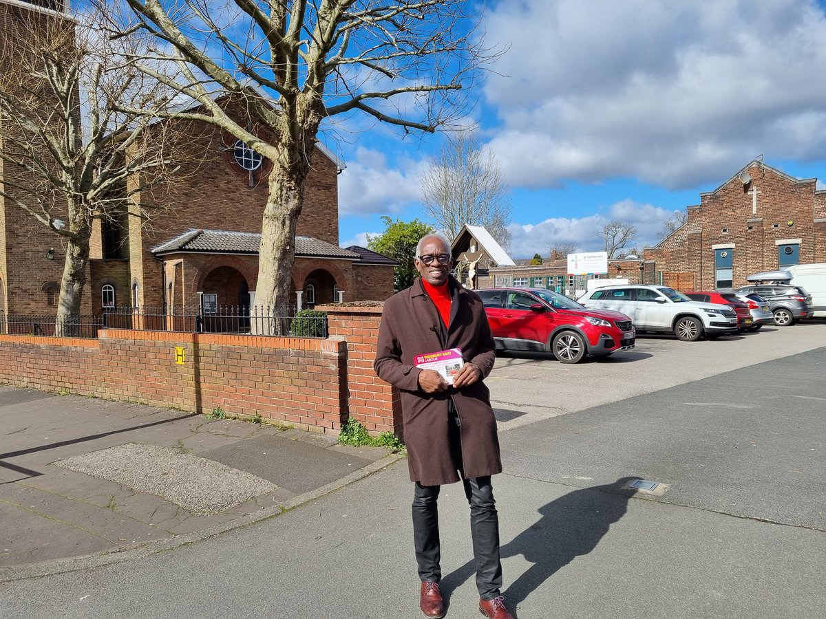 Les hits the ground running as our new #Didsbury East candidate alongside @LindaFLabour for the May local elections. Meeting residents, discussing our plans for upgrading Fog Lane Park Children's Play Area, inspecting our defibrillators and delivering our message across the ward