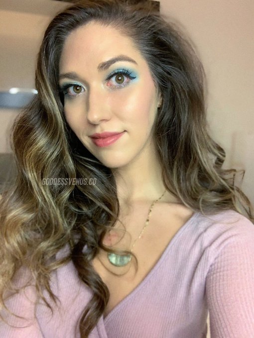 Be honest. Would you suck dick for me? https://t.co/9IKRkGsu1v
